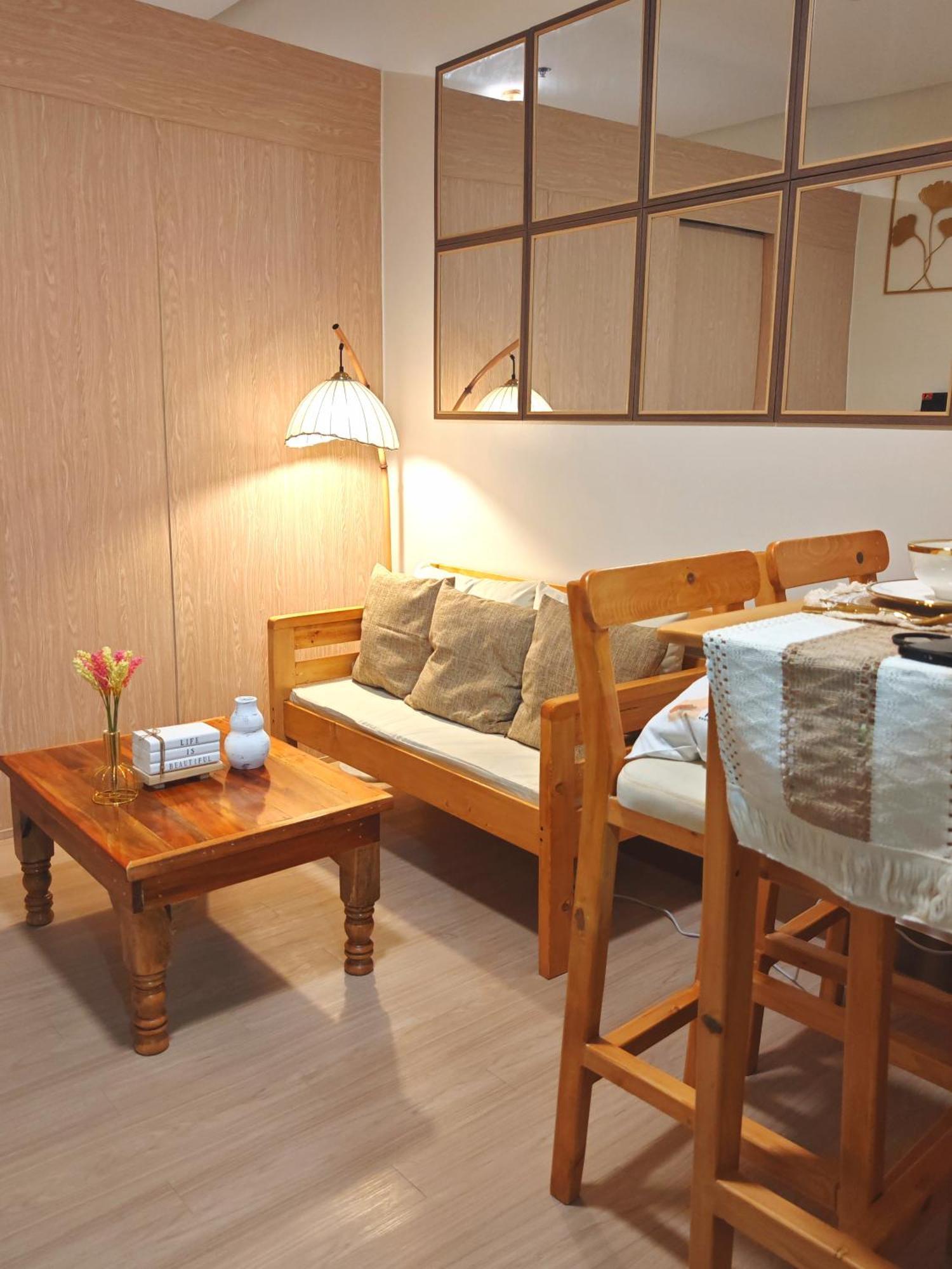 Apartment Trees - The Pristine Staycation *